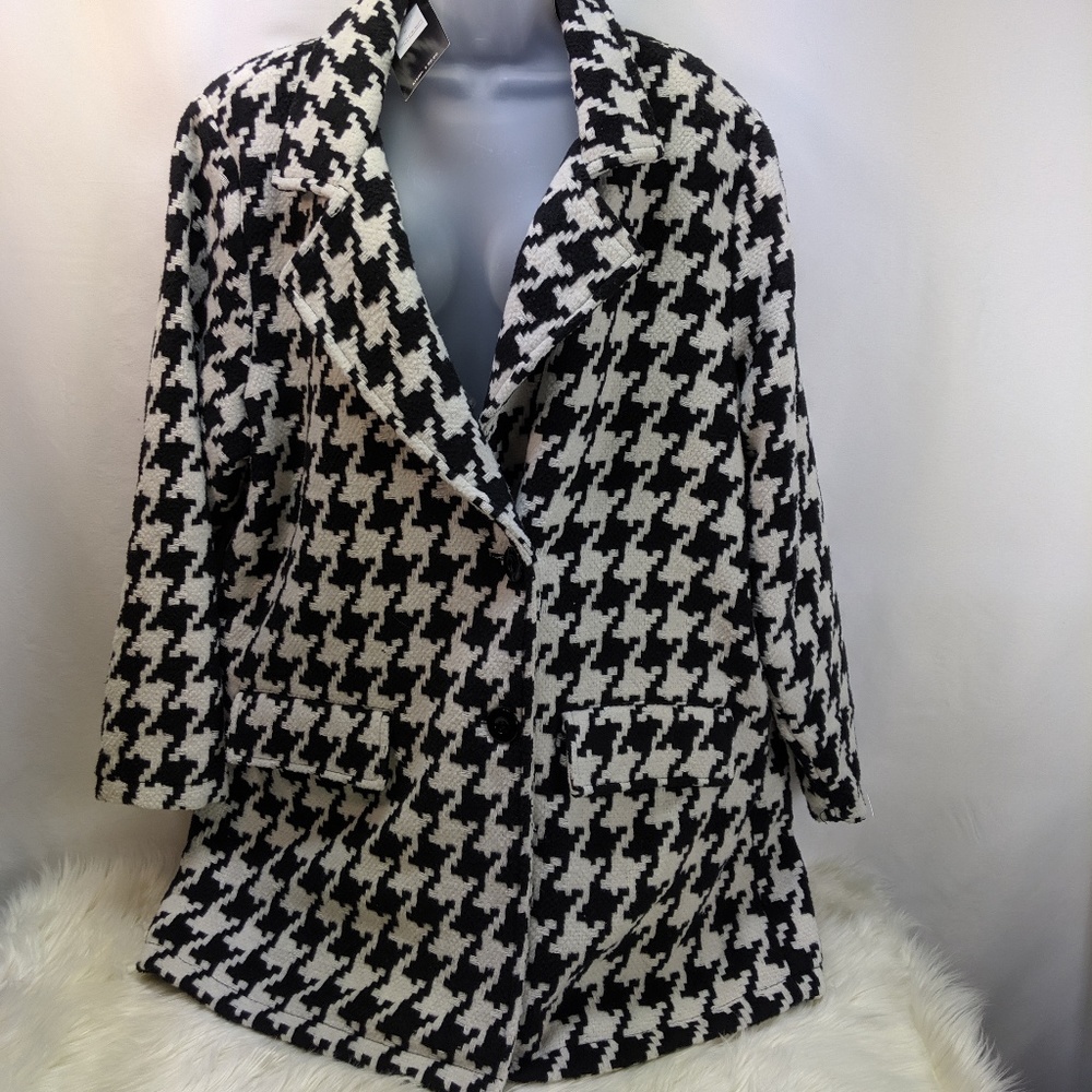 NEW Laura Lane Hounds Tooth Coat